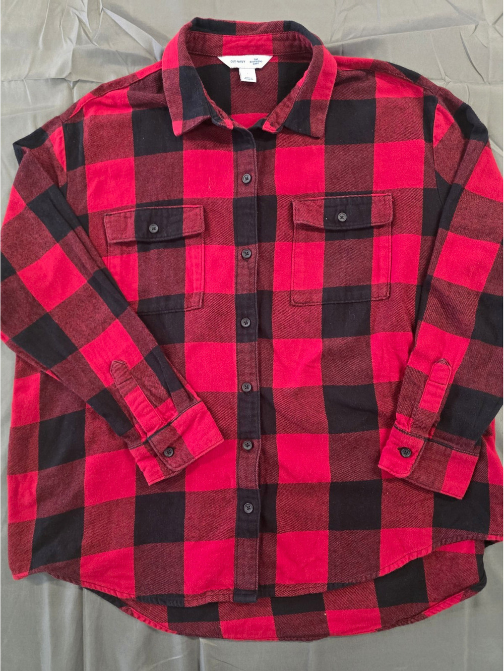 Old Navy Boyfriend Shirt Womens L Red Black Plaid Flannel Button-Up Pockets